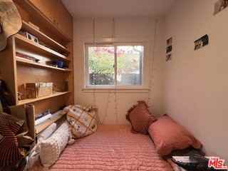 1243 25th St - Photo 5 of 8