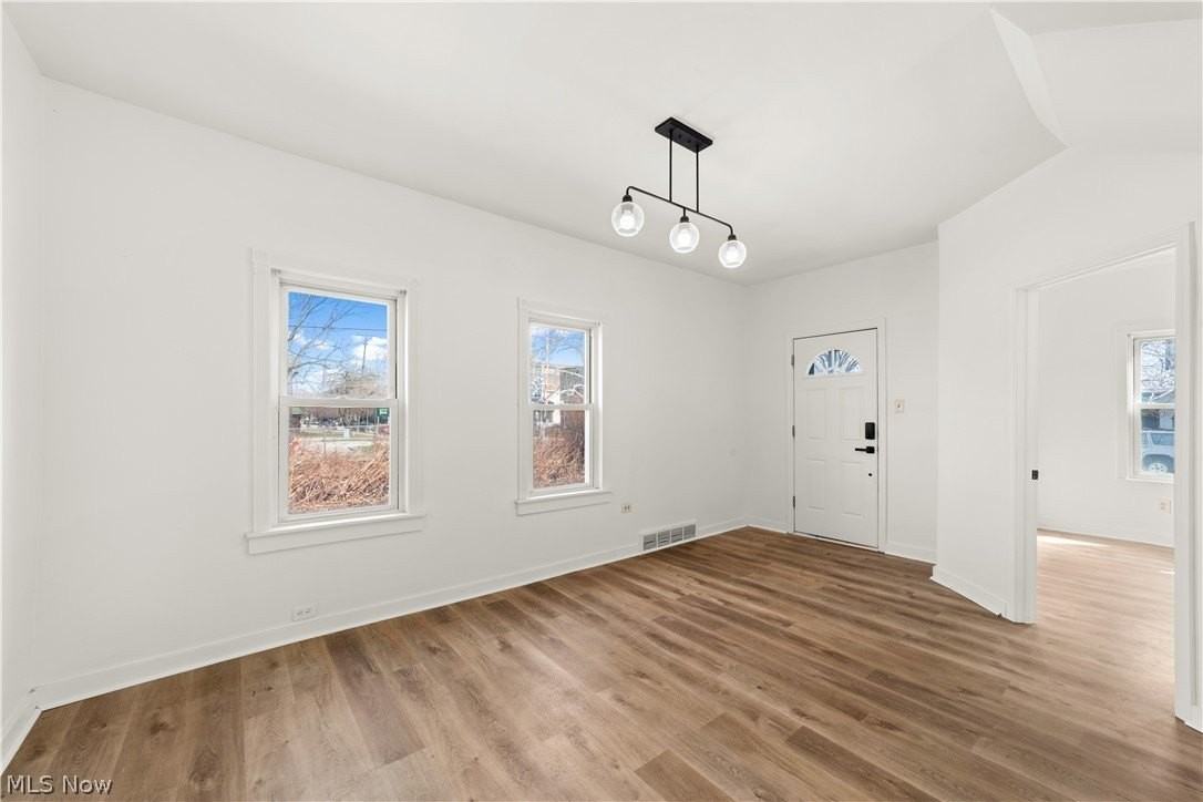 1314 Cove Ave - Photo 3 of 15