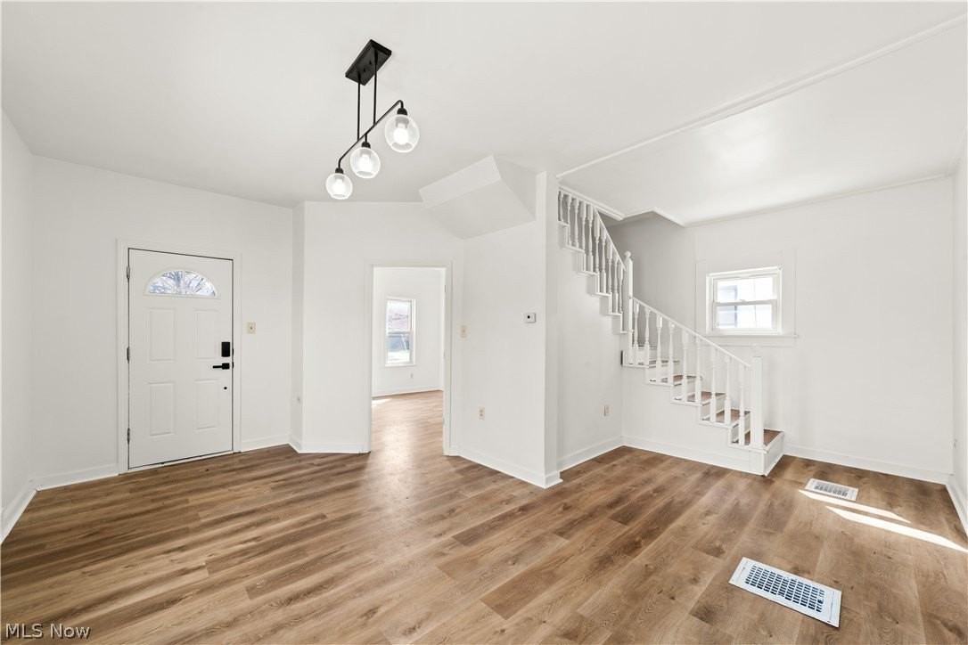 1314 Cove Ave - Photo 4 of 15