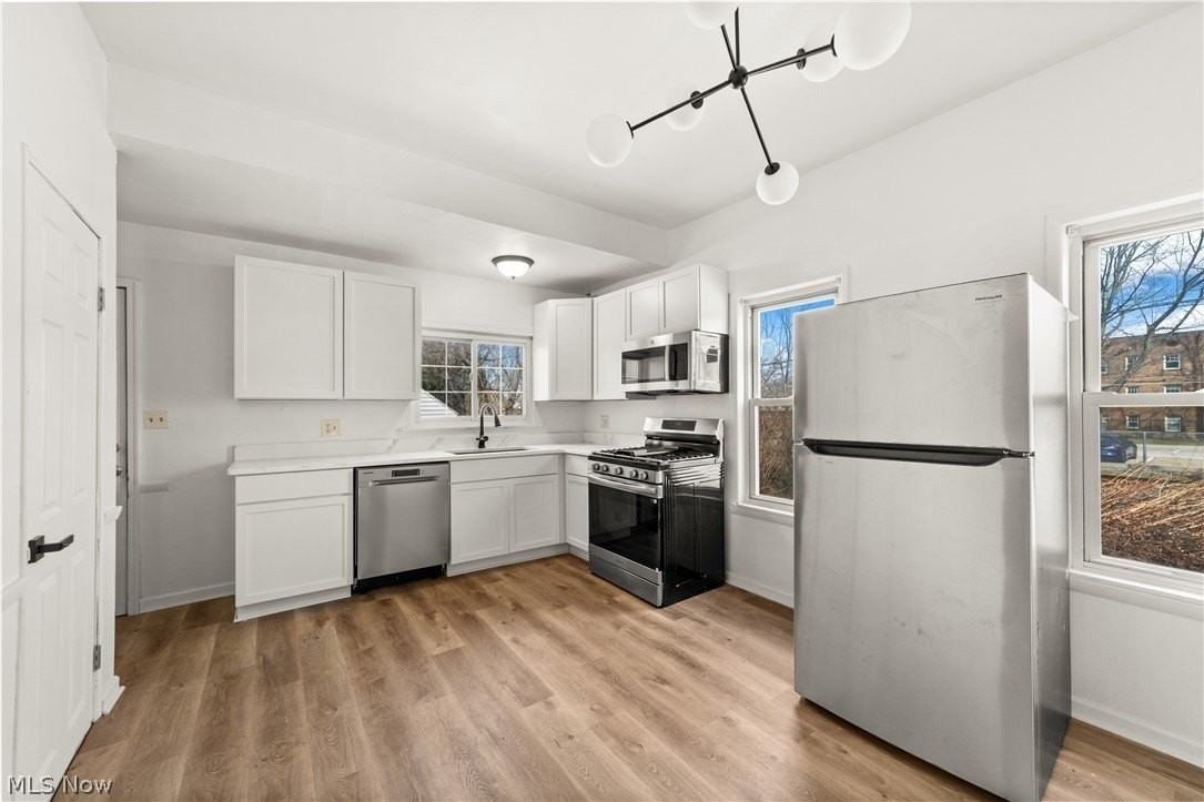 1314 Cove Ave - Photo 5 of 15