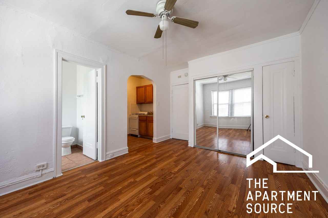 1135 W Lunt Ave #106 - Photo 3 of 12