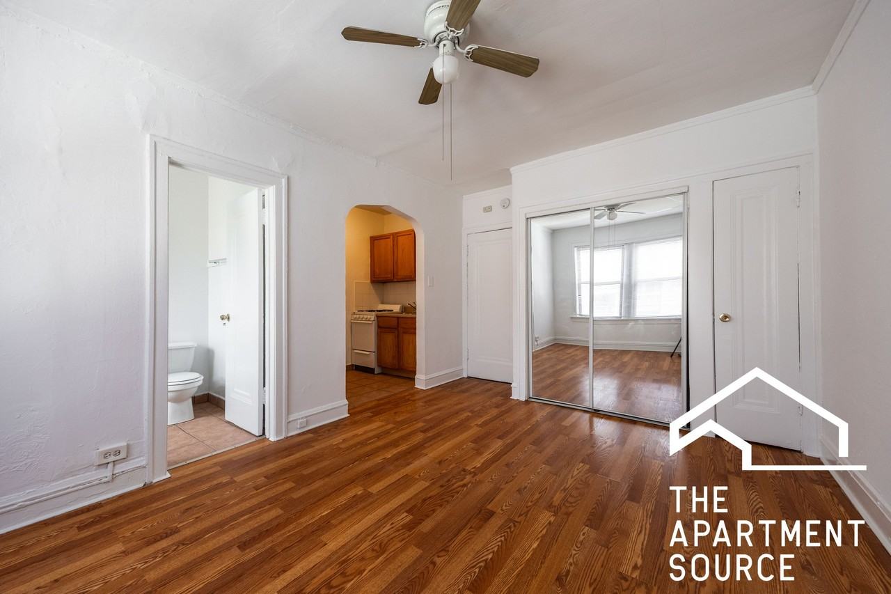 1135 W Lunt Ave #309 - Photo 3 of 13