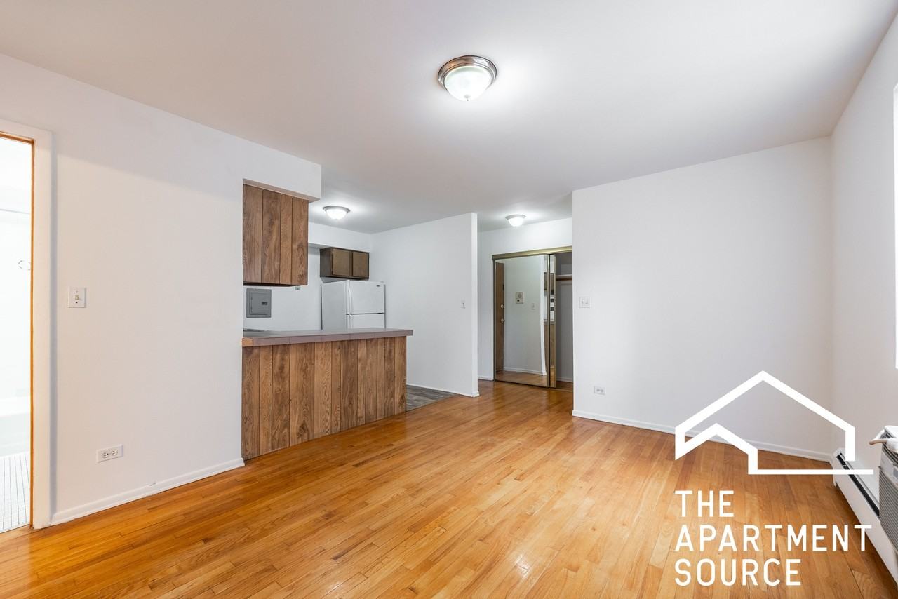 6250 N Kenmore Ave #404 - Photo 3 of 11