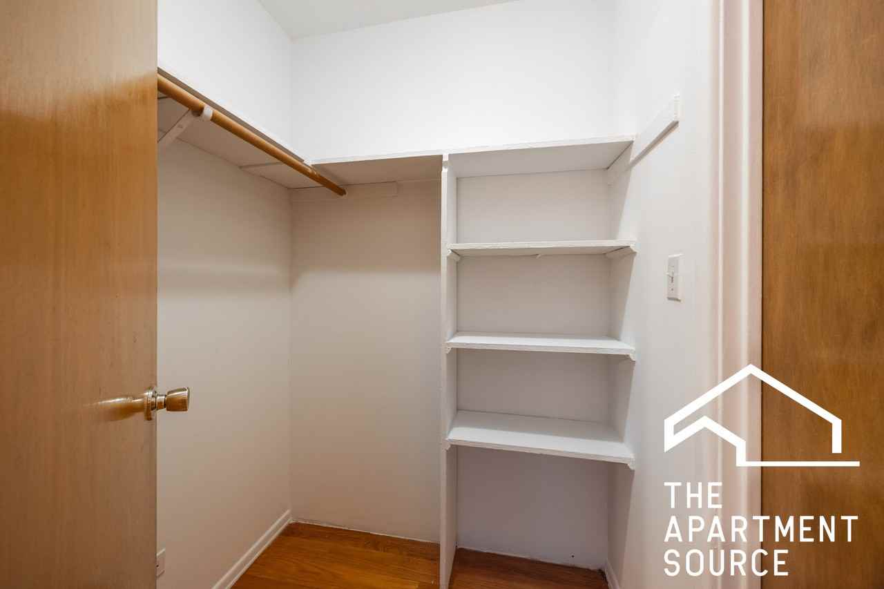 6250 N Kenmore Ave #404 - Photo 7 of 11