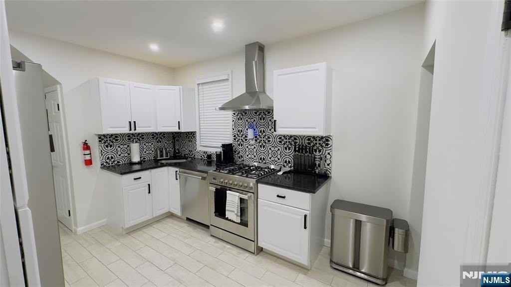 392 Lookout Ave - Photo 3 of 16