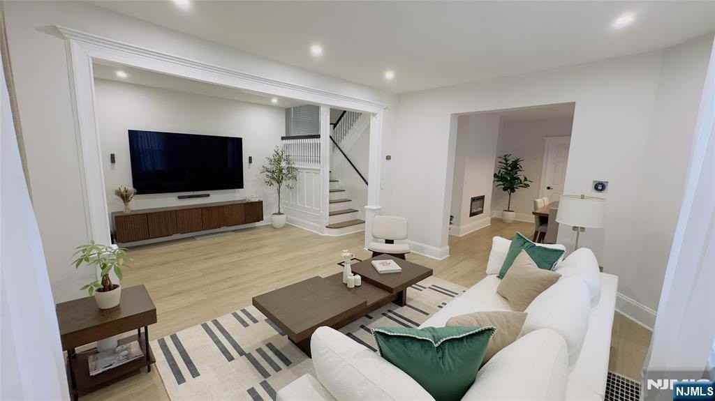 392 Lookout Ave - Photo 6 of 16