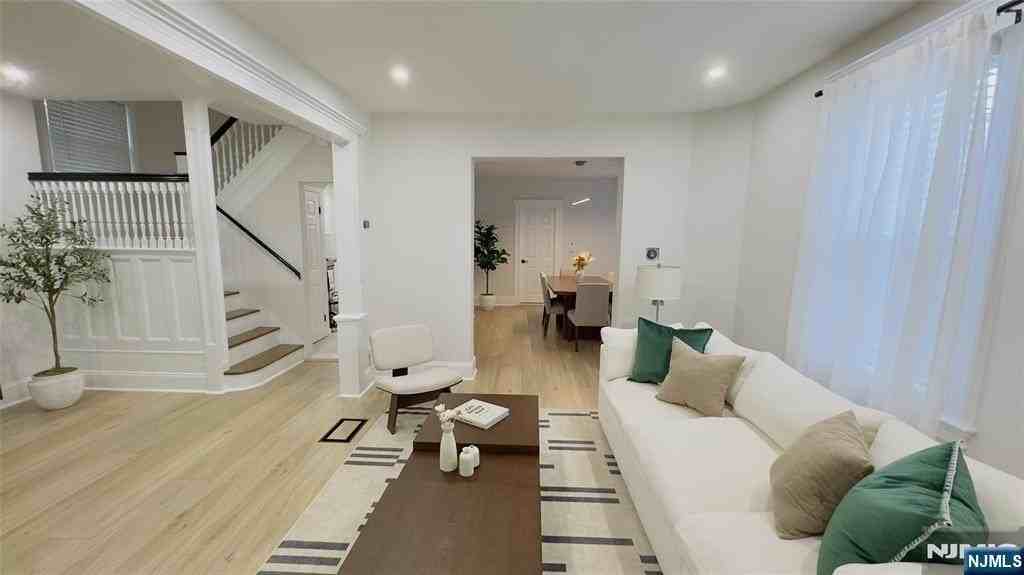 392 Lookout Ave - Photo 7 of 16