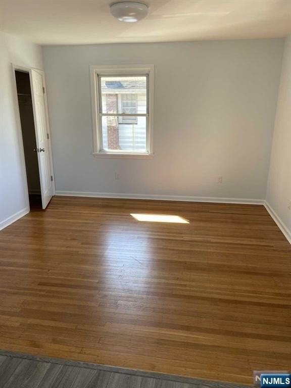 344 Rochelle Ave - Photo 6 of 12