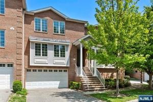 featured image of 17 Skymark Ct