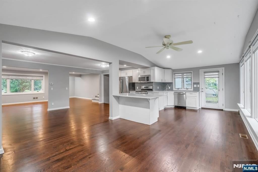 8 Waibel Dr - Photo 3 of 17