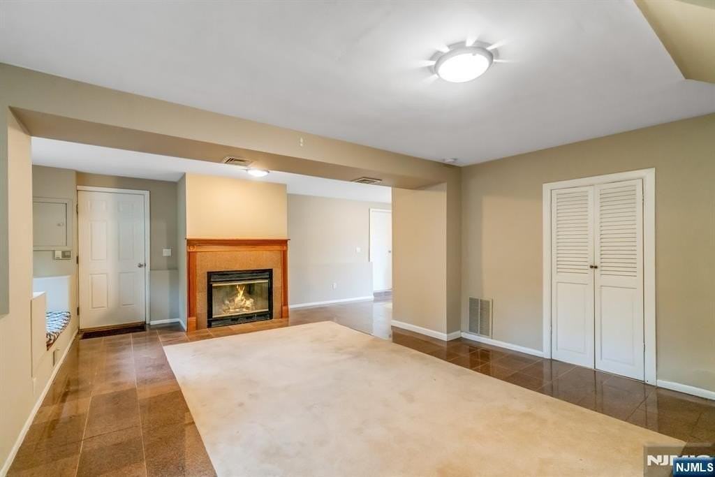 8 Waibel Dr - Photo 4 of 17