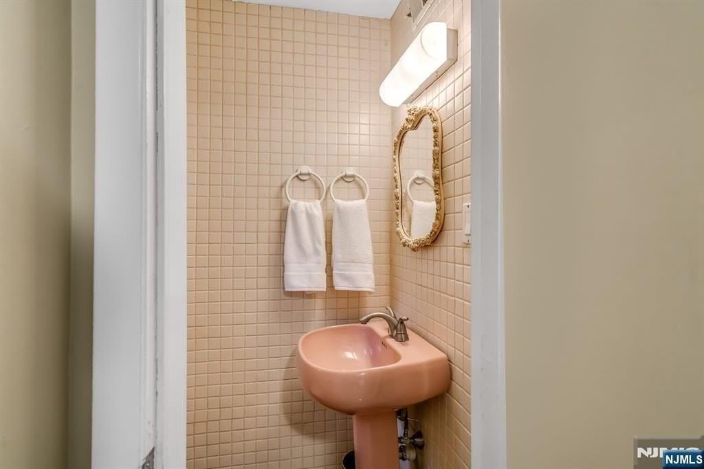 8 Waibel Dr - Photo 6 of 17