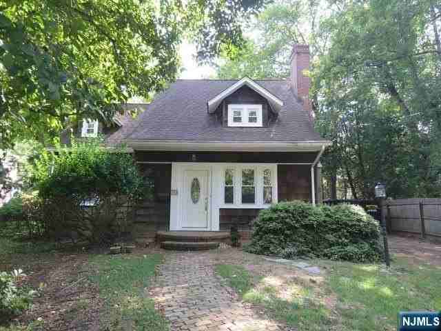 289 Hardenburgh Ave - Photo 2 of 43