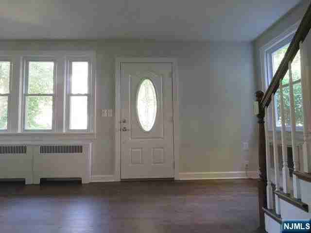 289 Hardenburgh Ave - Photo 4 of 43
