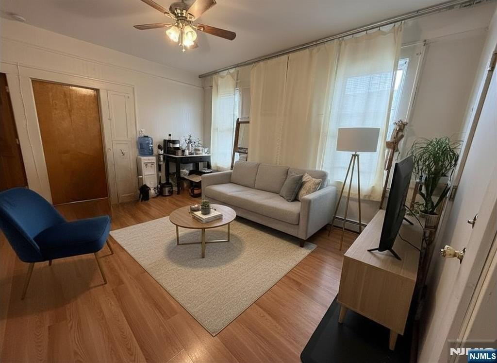 112 Division Ave - Photo 3 of 13