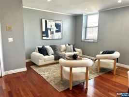 featured image of 124 E Main St