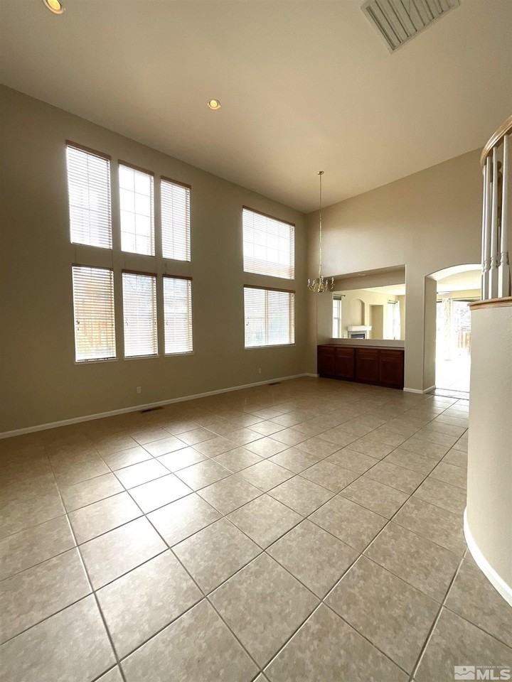 2847 Falcon Ridge Dr - Photo 6 of 40