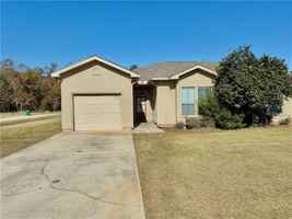 featured image of 101 Village Oaks Blvd #B