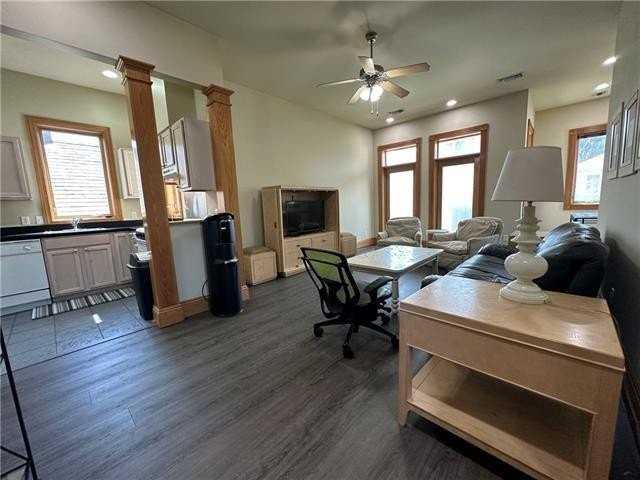 929 Lowerline St #B - Photo 3 of 16