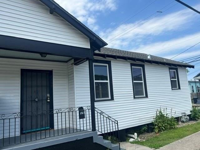 2269 N Prieur St - Photo 2 of 18