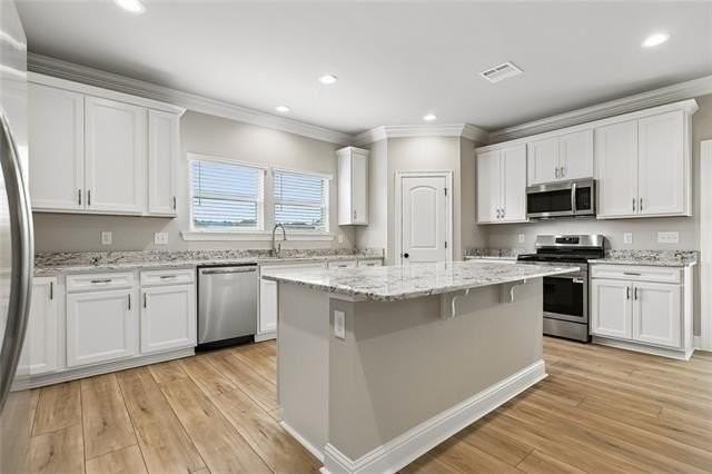 8862 Lyndanne Dr - Photo 2 of 15