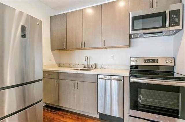 920 S Carrollton Ave #C - Photo 3 of 19