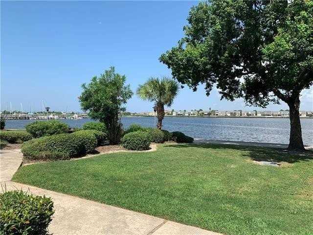 1490 Harbor Dr #108 - Photo 3 of 14