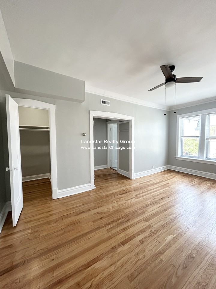4735 N Monticello Ave #3B - Photo 2 of 10