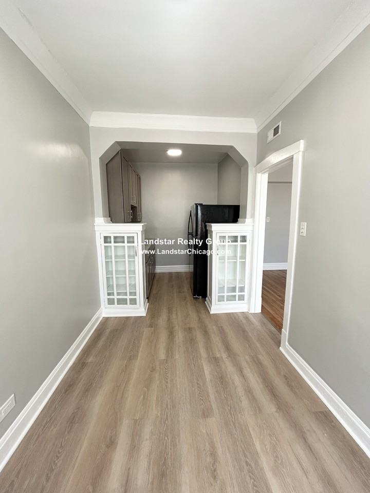 4735 N Monticello Ave #3B - Photo 7 of 10