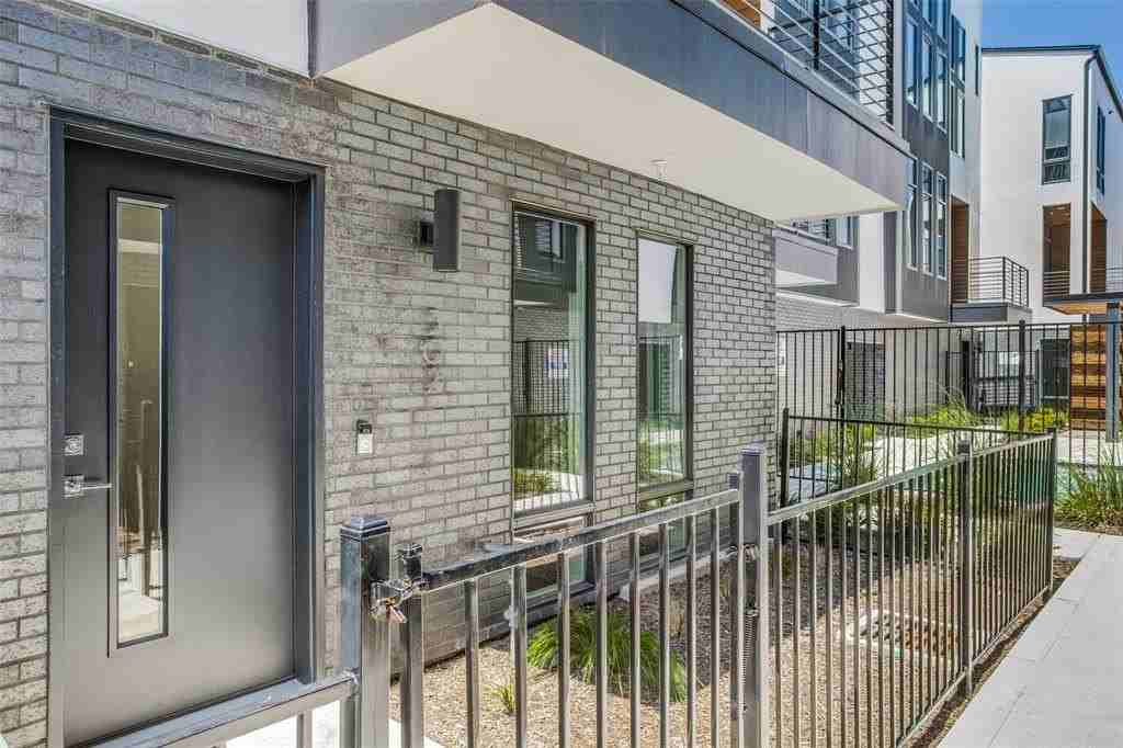 2180 Bennett Ave #303 - Photo 2 of 24
