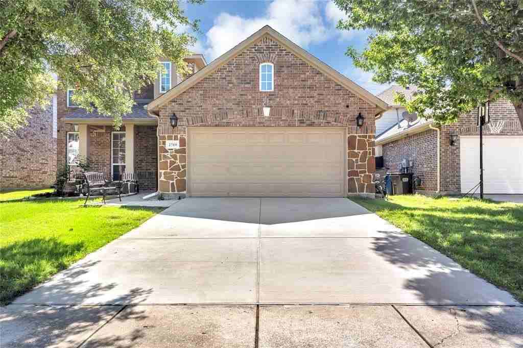 2708 Sunlight Dr - Photo 2 of 19