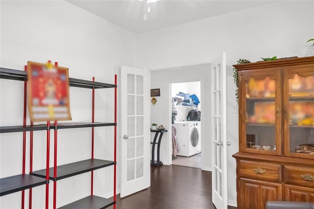 2708 Sunlight Dr - Photo 4 of 19