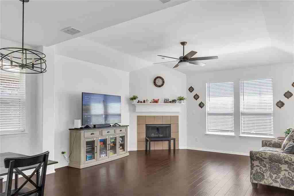 2708 Sunlight Dr - Photo 6 of 19