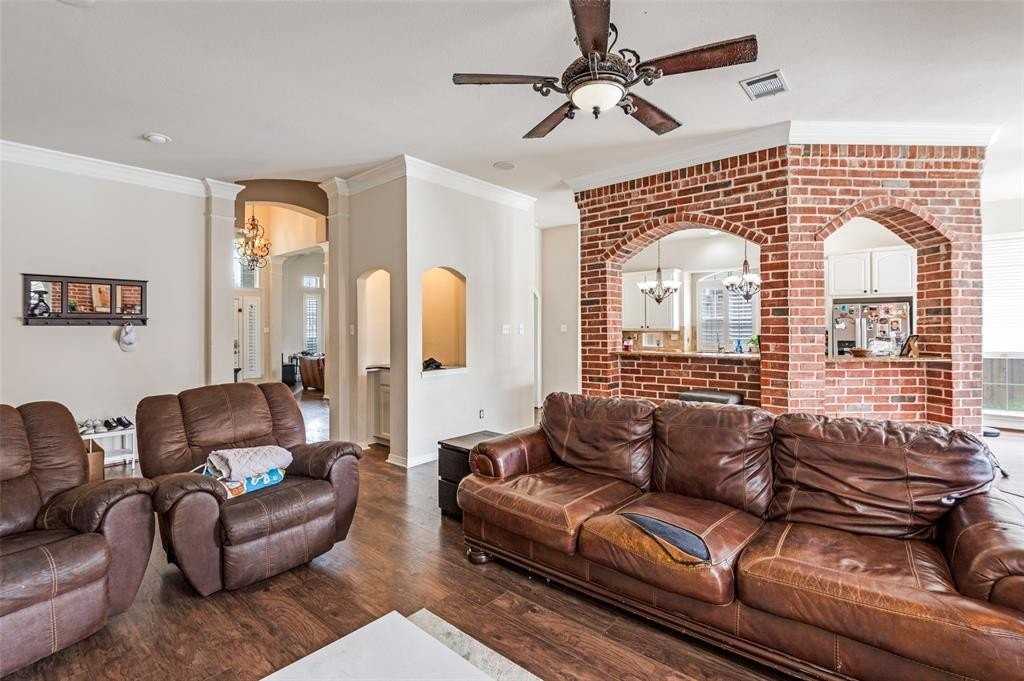 6228 Old York Dr - Photo 4 of 9
