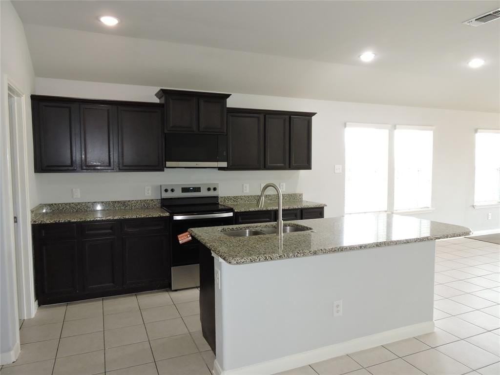 8050 Privet St - Photo 5 of 24