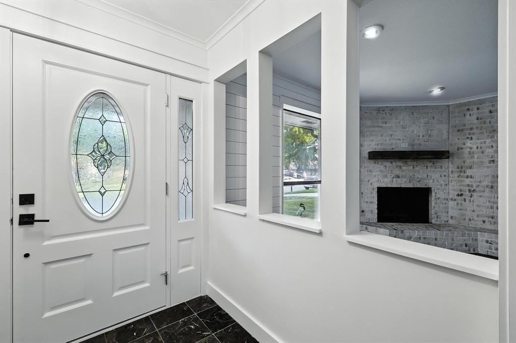 2902 Panhandle Dr - Photo 3 of 30