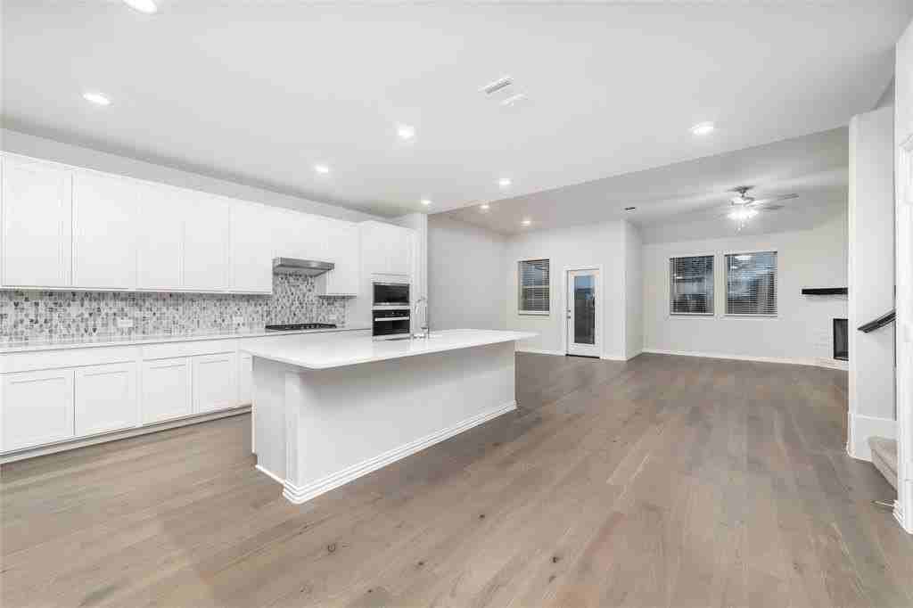 1820 Briar Rose Dr - Photo 4 of 36