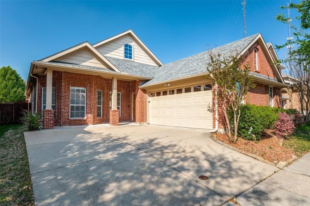 7816 Riverwalk Trl - Photo 2 of 31
