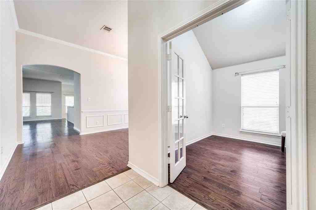 7816 Riverwalk Trl - Photo 4 of 31