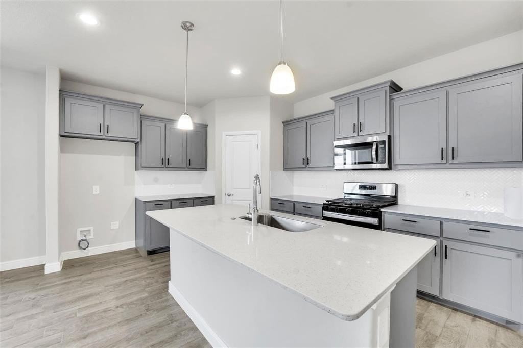 1012 Southwark Dr - Photo 5 of 23