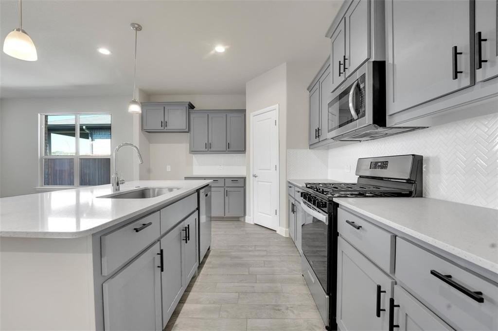 1012 Southwark Dr - Photo 6 of 23