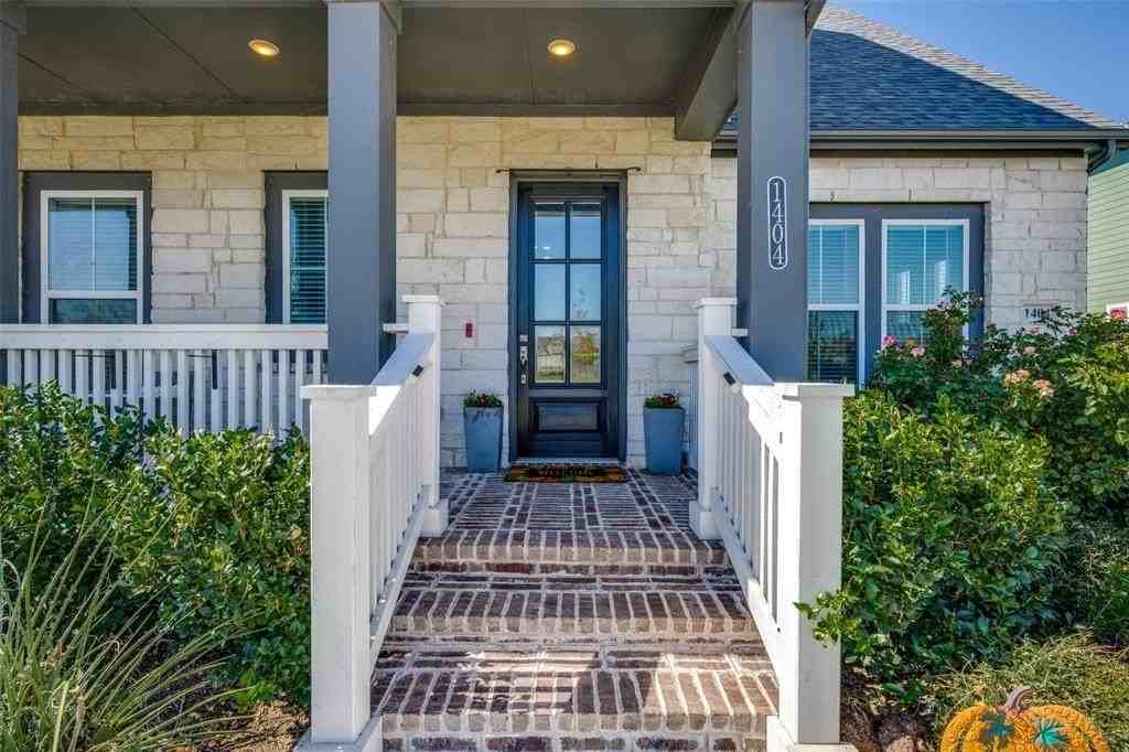 1404 S Pecan Pkwy - Photo 2 of 40