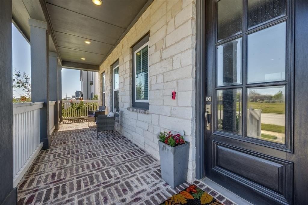 1404 S Pecan Pkwy - Photo 3 of 40