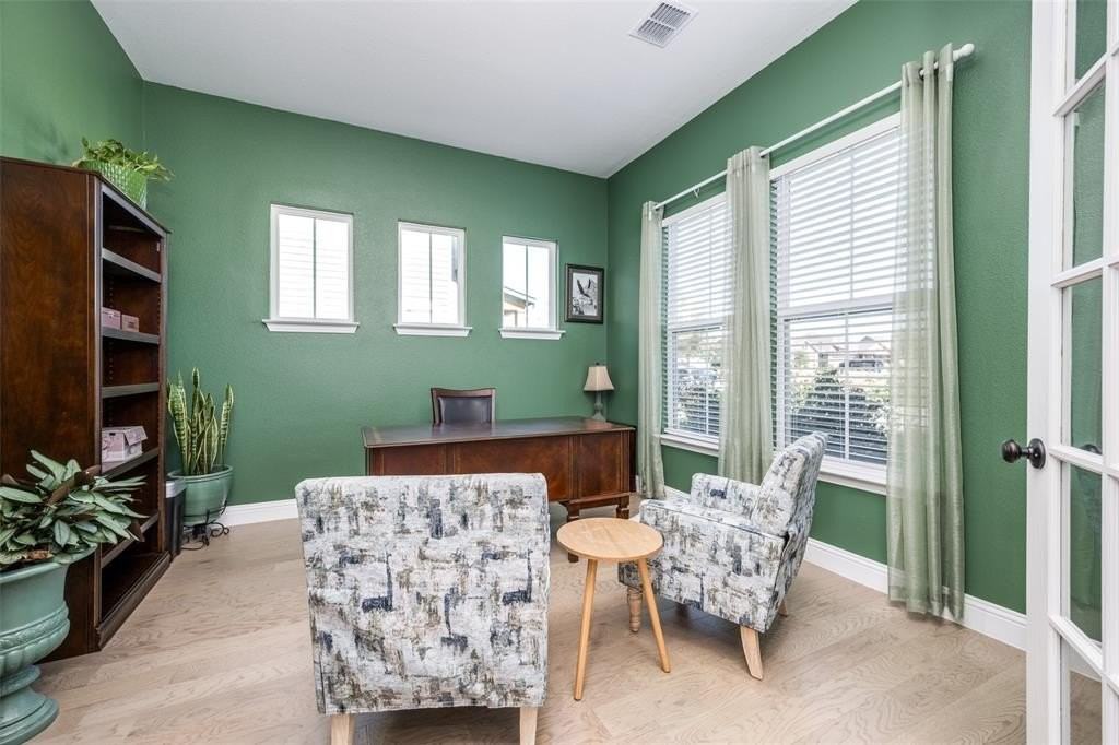 1404 S Pecan Pkwy - Photo 5 of 40