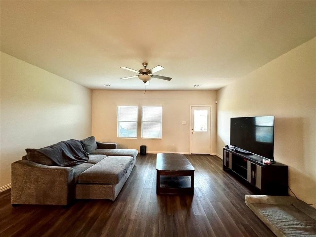 5419 Big Thicket Ln - Photo 4 of 16