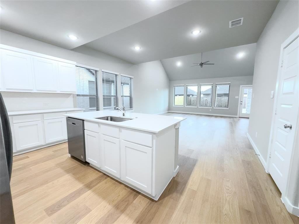 566 Silver Springs Ln - Photo 4 of 23