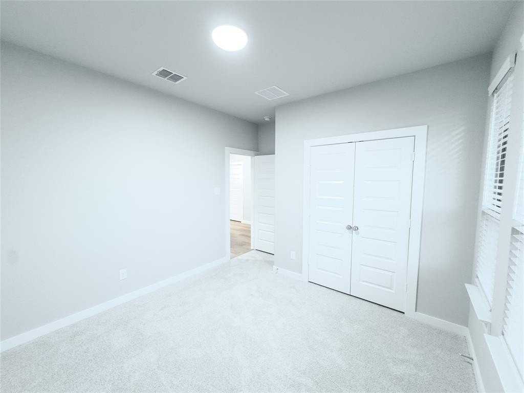 566 Silver Springs Ln - Photo 7 of 23