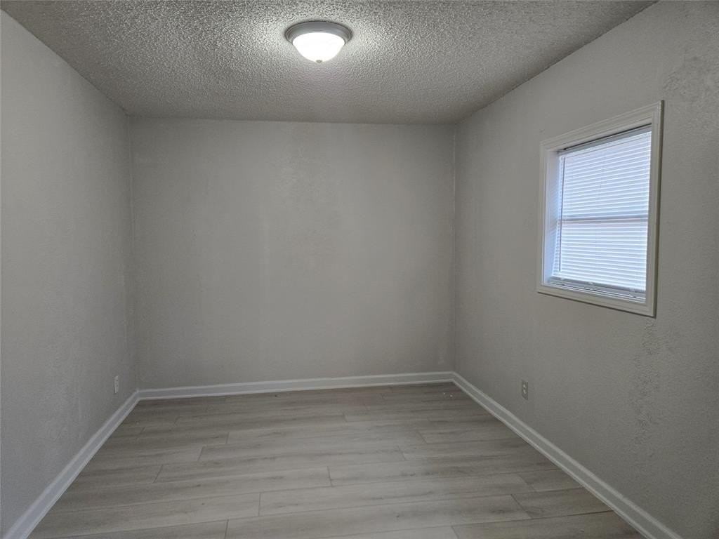 1617 Meridian Way - Photo 5 of 10