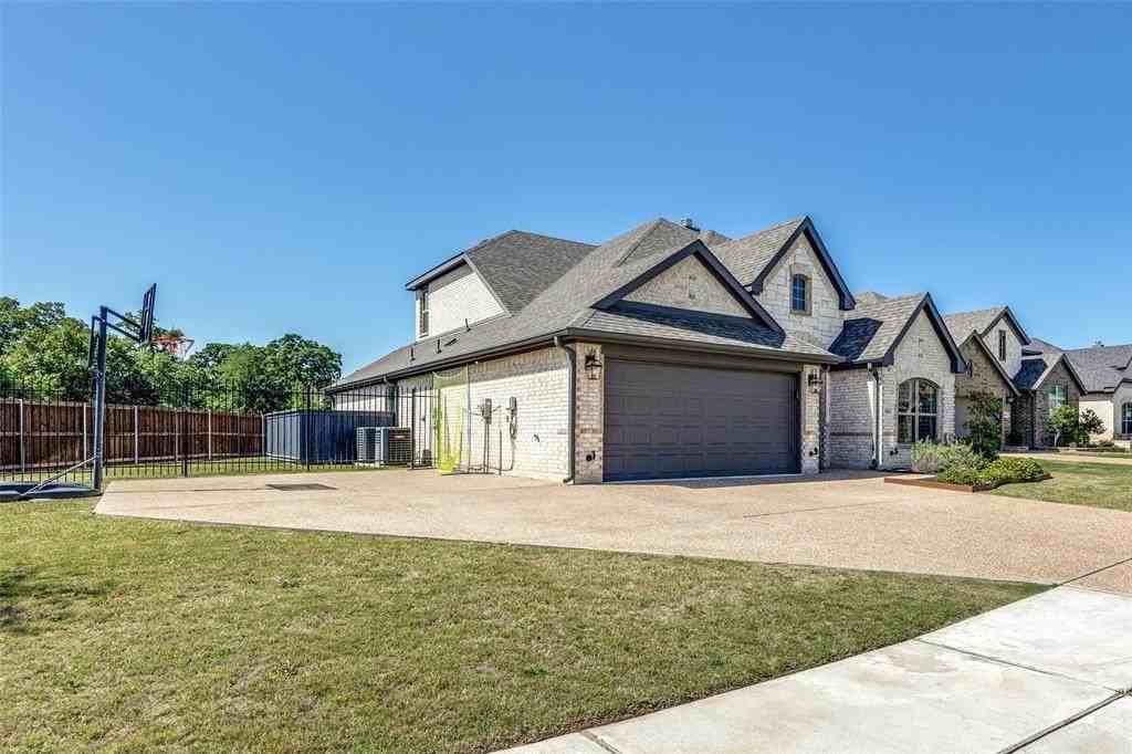 3804 Pine Valley Ln - Photo 3 of 39