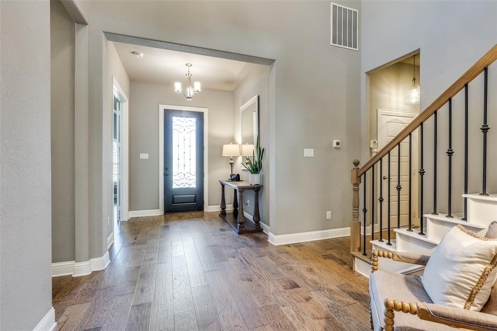3804 Pine Valley Ln - Photo 5 of 39